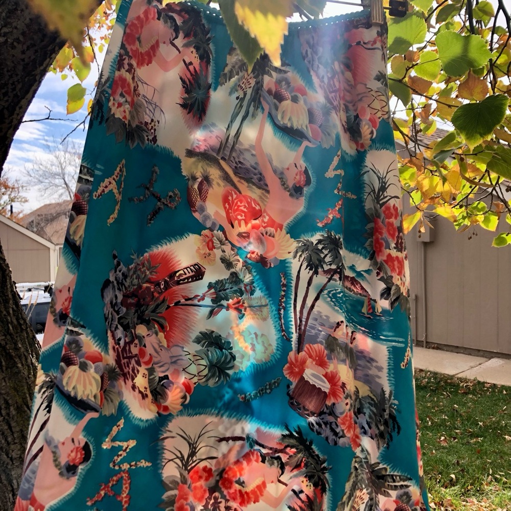 Hawaiian authentic printed pull on skirt. ALOHA!